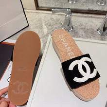 Load image into Gallery viewer, SE838 CC Slippers / Size4-9
