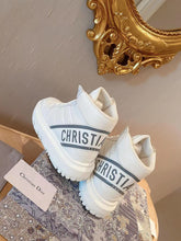 Load image into Gallery viewer, SE892 DR D-Player Sneaker / Size5-10
