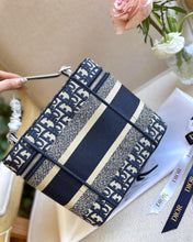 Load image into Gallery viewer, DR248 DiorTravel Vanity Case /  9.5 x 6.5 x 5.5 inches
