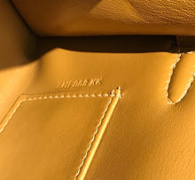 Load image into Gallery viewer, HM057 Mini Kelly / HIGHEST QUALITY VERSION / 8.7x5.1x2.8inch
