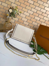 Load image into Gallery viewer, LB064  9.84x6.69x4.13
