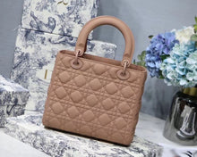 Load image into Gallery viewer, DR010    9.45x7.87x4.33inch
