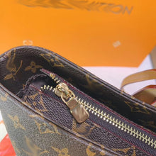 Load image into Gallery viewer, LB111   12.6x11.4x6.7inch
