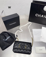 Load image into Gallery viewer, CC637 Wallet on the Chain / 7.5x4.7inch
