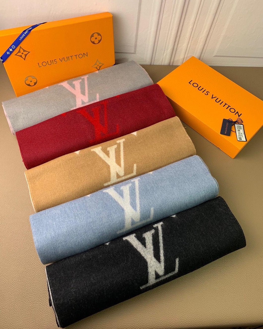 CLTH290 LB Reykjavik Scarf / 74.8 x 17.7 inches