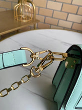 Load image into Gallery viewer, LB068    9.84x6.69x4.13
