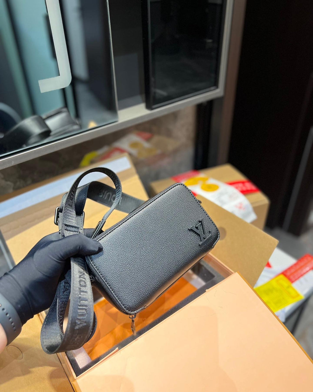 LB741 Phone Pouch / 7.1x4.3x2.4inch