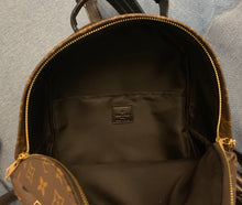 Load image into Gallery viewer, LB005  8.7x11.4x3.9inch(PM Size)  11.8x13x6.3inch(MM Size)
