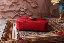 Load image into Gallery viewer, GC011  MEDIUM SIZE 10.2x5.9x2.8inch   SMALL SIZE 8.7x5.1x2.4inch
