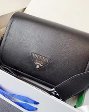 Load image into Gallery viewer, PD173 Leather shoulder bag / 9x6.1x3.5inch
