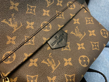 Load image into Gallery viewer, LB005  8.7x11.4x3.9inch(PM Size)  11.8x13x6.3inch(MM Size)
