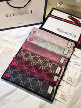 Load image into Gallery viewer, CLTH004      48x180cm	  100%Wool
