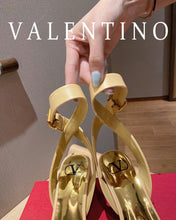 Load image into Gallery viewer, SE907 VLTN ONE STUD CALFSKIN SANDAL 65 MM / 2.5 IN.
