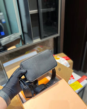 Load image into Gallery viewer, LB741 Phone Pouch / 7.1x4.3x2.4inch
