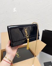 Load image into Gallery viewer, YSK216 Kate Medium Chain Bag with Tassel / 9.4 x 5.7 x 2.1 INCHES
