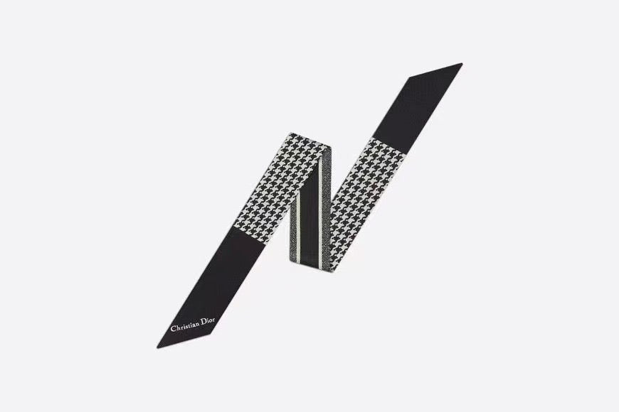 JW568 DR Scarf 100% silk twill