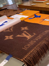 Load image into Gallery viewer, CLTH315 Reykjavik Scarf / 74.8 x 17.7 inches
