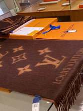 Load image into Gallery viewer, CLTH315 Reykjavik Scarf / 74.8 x 17.7 inches
