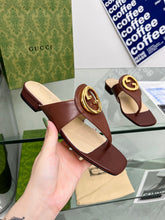 Load image into Gallery viewer, SE1033 Women's Gucci Blondie thong sandal / Size5-11
