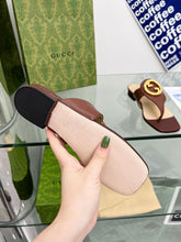 Load image into Gallery viewer, SE1033 Women's Gucci Blondie thong sandal / Size5-11
