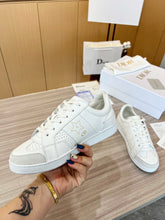 Load image into Gallery viewer, SE1035 Dior Star Sneaker / Size5-10
