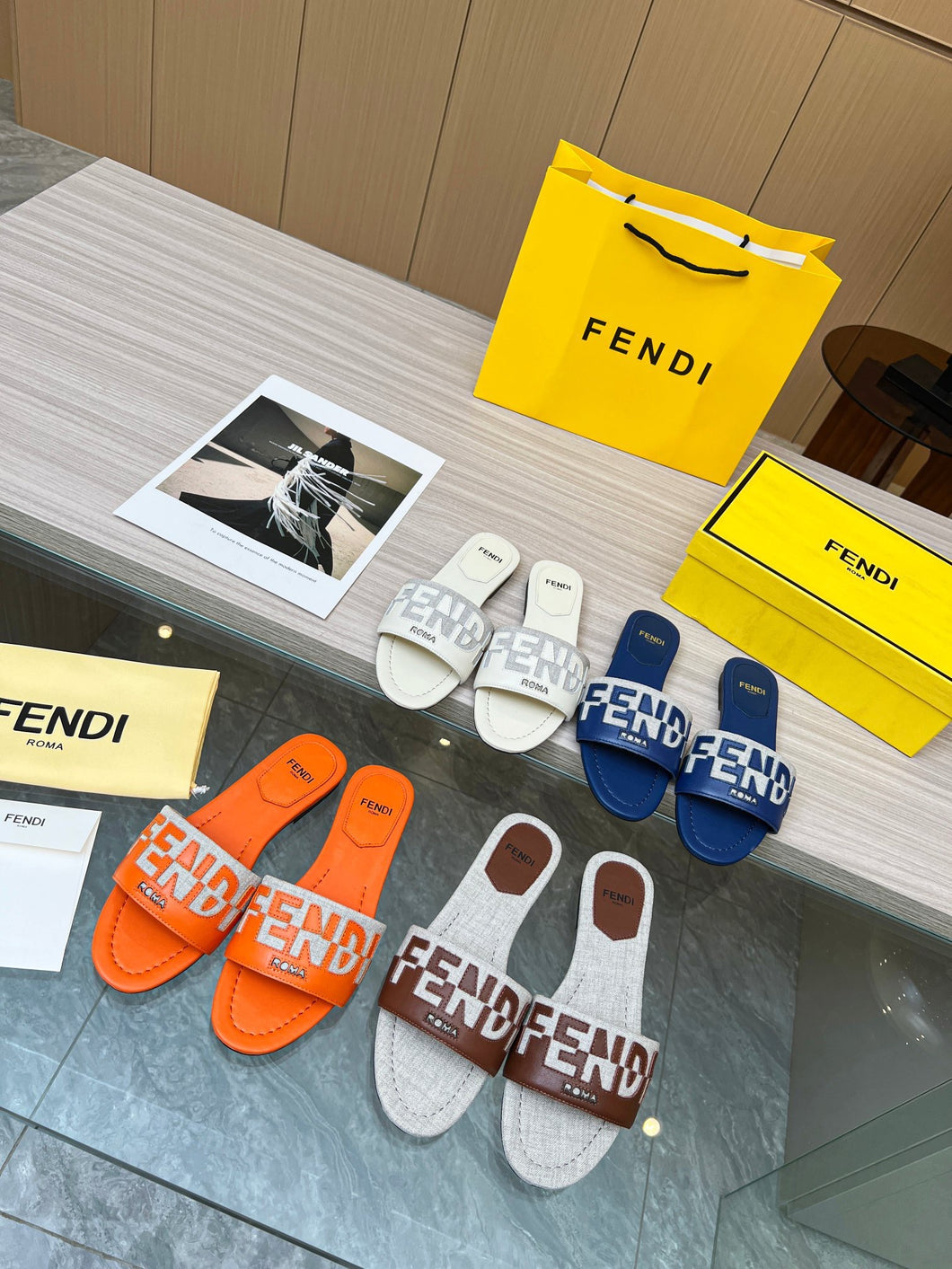 SE1036 FENDI Signature Slides / Size5-11