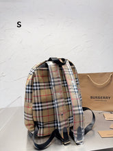 Load image into Gallery viewer, BUR104 Vintage Check Cotton Backpack / 14.9x12.6inch
