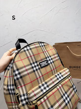 Load image into Gallery viewer, BUR104 Vintage Check Cotton Backpack / 14.9x12.6inch
