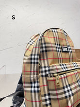 Load image into Gallery viewer, BUR104 Vintage Check Cotton Backpack / 14.9x12.6inch
