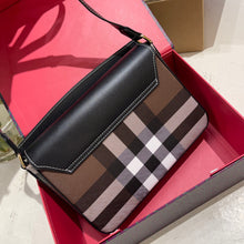 Load image into Gallery viewer, BUR110 Check and Leather Catherine Shoulder Bag / 9.5 x 2.2 x 6.9in

