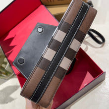 Load image into Gallery viewer, BUR110 Check and Leather Catherine Shoulder Bag / 9.5 x 2.2 x 6.9in
