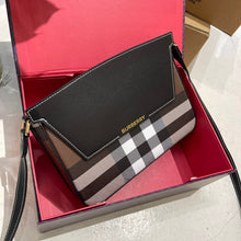 Load image into Gallery viewer, BUR110 Check and Leather Catherine Shoulder Bag / 9.5 x 2.2 x 6.9in
