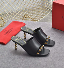 Load image into Gallery viewer, SE858 VLTN Slippers / Size5-11
