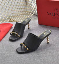 Load image into Gallery viewer, SE858 VLTN Slippers / Size5-11
