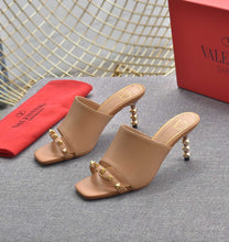 Load image into Gallery viewer, SE859 VLTN Slippers / Size5-11
