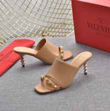 Load image into Gallery viewer, SE859 VLTN Slippers / Size5-11
