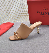 Load image into Gallery viewer, SE859 VLTN Slippers / Size5-11
