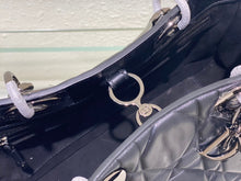 Load image into Gallery viewer, DR271 The Lady 95.22 Catwalk Style / HIGHEST QUALITY VERSION / 12.2x12.2x4.3
