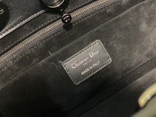 Load image into Gallery viewer, DR271 The Lady 95.22 Catwalk Style / HIGHEST QUALITY VERSION / 12.2x12.2x4.3
