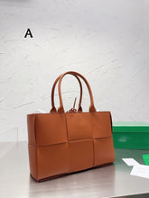 Load image into Gallery viewer, BV043 Mini Arco Tote Bag / 9.8x6.3x3.1inch
