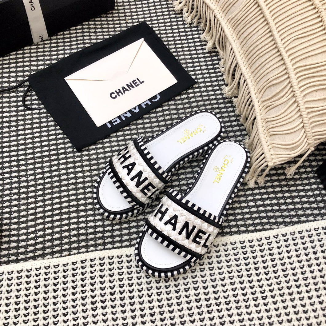 SE819 CC Slipper / Size4-10