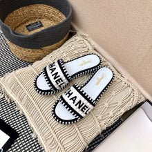 Load image into Gallery viewer, SE819 CC Slipper / Size4-10
