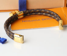 Load image into Gallery viewer, JW610 LB Bracelet
