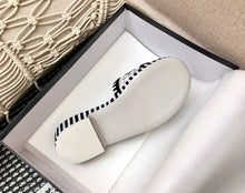 Load image into Gallery viewer, SE819 CC Slipper / Size4-10
