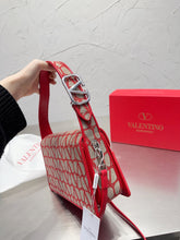 Load image into Gallery viewer, VLTN074 SMALL LA PETITE DEUXIEME SHOULDER BAG / W10xH5.5x2.4 in
