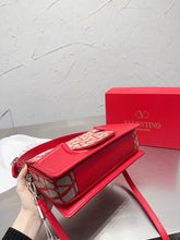 Load image into Gallery viewer, VLTN074 SMALL LA PETITE DEUXIEME SHOULDER BAG / W10xH5.5x2.4 in
