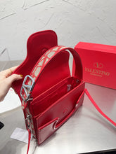Load image into Gallery viewer, VLTN074 SMALL LA PETITE DEUXIEME SHOULDER BAG / W10xH5.5x2.4 in
