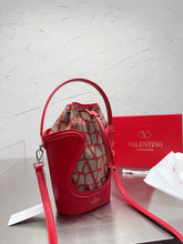 Load image into Gallery viewer, VLTN075 LE CINQUIEME TOILE ICONOGRAPHE BUCKET BAG / W5.5xH8.2xD3.9 in
