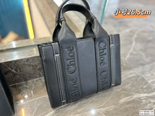Load image into Gallery viewer, CLE005 Small/Medium Woody tote bag
