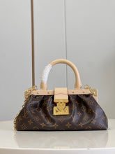 Load image into Gallery viewer, LB779 Monogram Clutch / HIGHEST QUALITY VERSION
